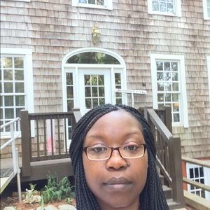 Meet your Posher, Aisha